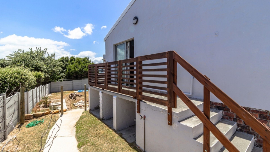 4 Bedroom Property for Sale in De Kelders Western Cape